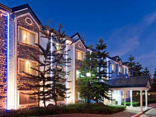 Microtel by Wyndham Baguio Hotel Exterior