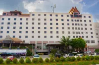 Songphanburi Hotel Hotel in zona Wat Sam Pasieo