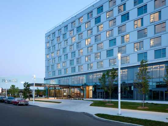 Courtyard  Montreal Laval Hotel Exterior