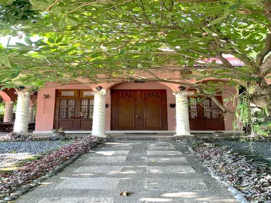 The Henry Suites MiraNila Quezon City Hotel Exterior