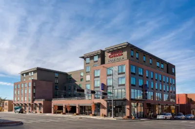 Hilton Garden Inn Albuquerque Downtown Отели рядом с достопримечательностью «Casas del Rio»