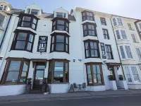 The Cardigan Bay Guest House Отели рядом с достопримечательностью «Кумиствайт Уотерфолл»