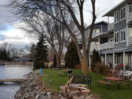 Snug Harbor Inn Hotel Exterior