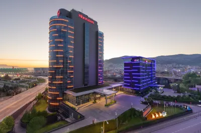 Sheraton Bursa Hotel Отели рядом с достопримечательностью «Akinci Turk Ihsan Dikmen Ilkogretim Okulu»