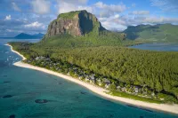 JW Marriott Mauritius Resort Отели рядом с достопримечательностью «Блу Бэй Бич»