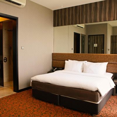 Signature Suite Aqueen Hotel Paya Lebar Singapore (Staycation Approved)(SG Clean) Promo Code