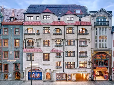 STAGE 12 Hotel by Penz Hotels in der Nähe von Tiroler Landesmuseum Ferdinandeum, Innsbruck