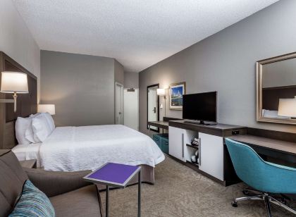 Hampton Inn Milwaukee-Airport