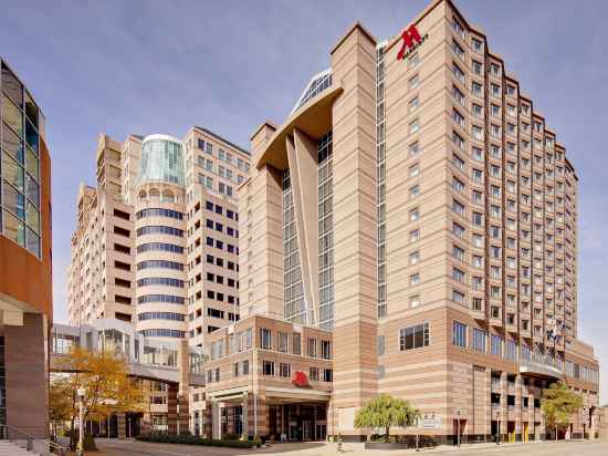 Cincinnati Marriott at RiverCenter Hotel Exterior