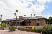 Super 8 by Wyndham Chandler Phoenix Hotels near Sky Harbor International Airport