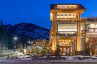 Moose Hotel and Suites Hotels near Banff Jasper Collection by Pursuit