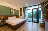 West Lake Hotel - Near Bai Dai Beach Hotels in Cam Lam District