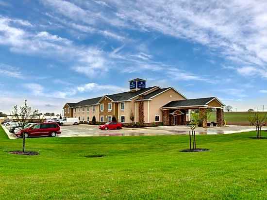 Cobblestone Hotel & Suites - Waynesboro Hotel Exterior