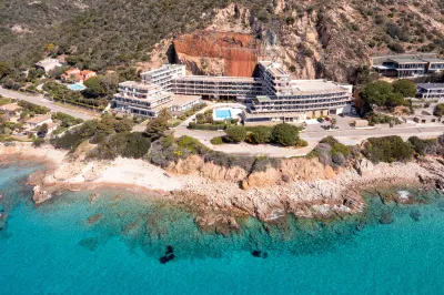 Résidence les Calanques Hotels near Marcangeli Optique