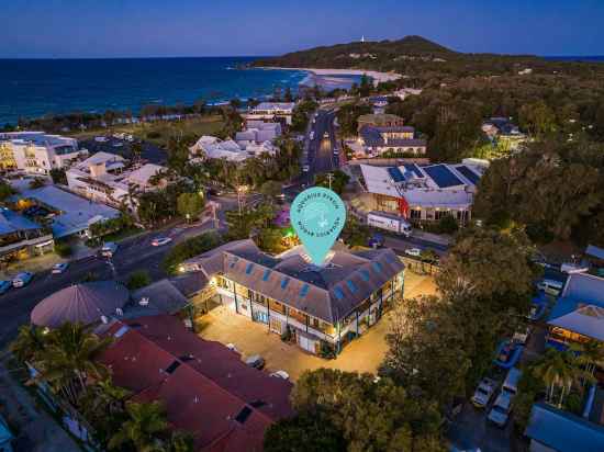 Aquarius Backpacker Resort Hotel Exterior