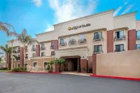 La Quinta Inn & Suites Temecula Hotels near Old Town Temecula