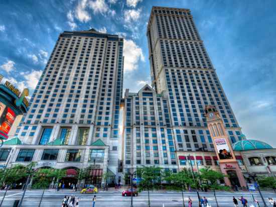 Hilton Niagara Falls/ Fallsview Hotel and Suites Hotel Exterior