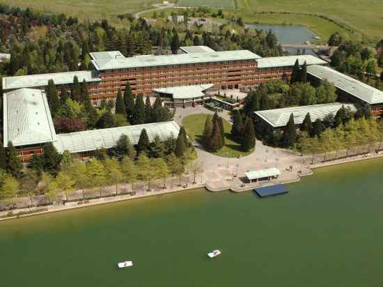 Disney Sequoia Lodge Hotel Exterior