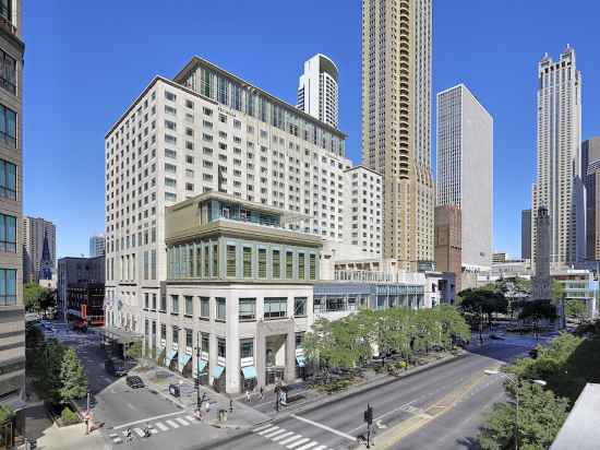 The Peninsula Chicago Hotel Exterior