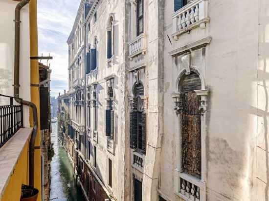 Palazzo Dei Fiori by Room Mate Hotel Exterior