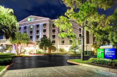 Holiday Inn Express & Suites Miami-Kendall Hotels near Staples