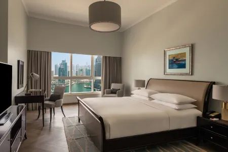 Dubai Marriott Harbour Hotel & Suites