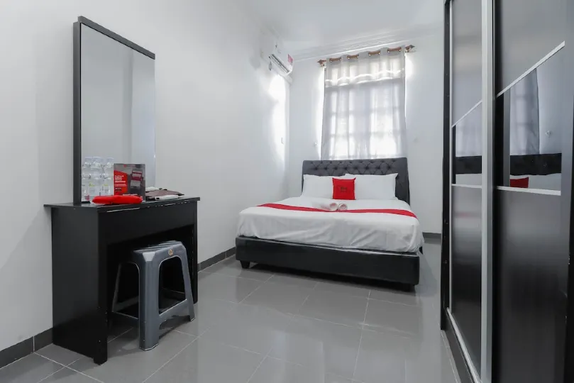 RedDoorz Plus Near Batam City Square