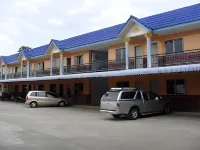 Sumeree Hotel Hotel berhampiran Wat Dong Sawan (Wat Luang Pu Yai)