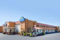 Days Inn & Suites by Wyndham Terre Haute Hotels near FYE