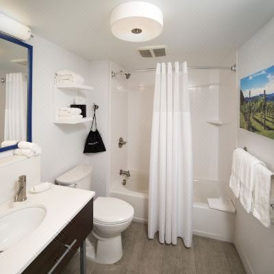 Queen Room with Two Queen Beds - Non-Smoking Hampton Inn Long Island/Commack Promo Code