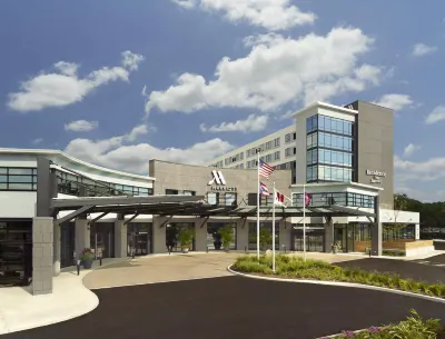 Marriott Columbus OSU Hotels near Arnold Statue