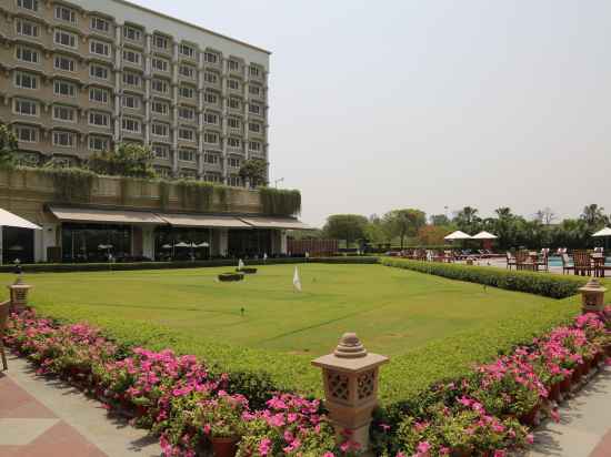 Taj Palace, New Delhi Hotel Exterior