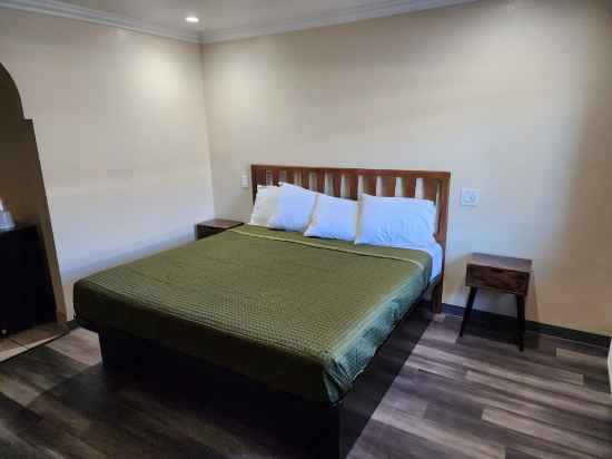 Budget Inn Rooms