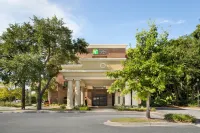 Holiday Inn Express & Suites Charleston - Mount Pleasant