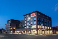 Hilton Garden Inn Albuquerque Downtown Отели рядом с достопримечательностью «Casas del Rio»