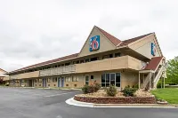 Motel 6 Overland Park, KS Hotels near The Murder Mystery Company in Kansas City