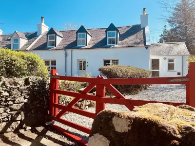 No 4 Old Post Office Row, Isle of Skye Hotel dekat Neist Point Lighthouse