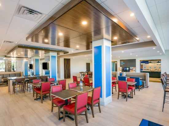 Holiday Inn Express & Suites Jacksonville - Town Center Dining/Meeting Rooms