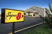 Super 8 by Wyndham Ardmore Hotels near Ardmore Public Library