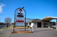 Ben Chifley Motor Inn Hotels near Nutcracker Park