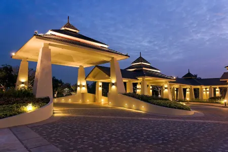 The Nouveau Chumphon Beach Resort and Golf