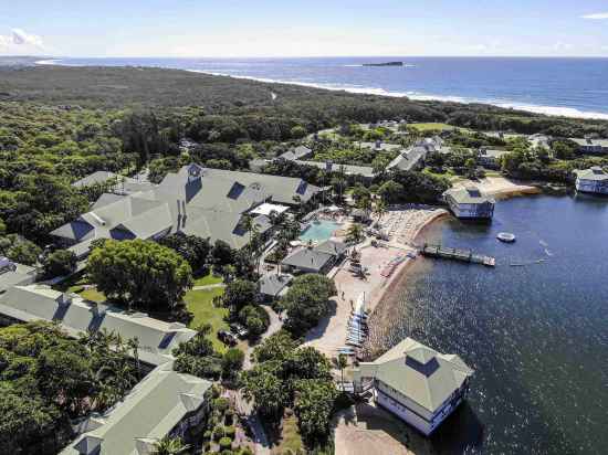 Novotel Sunshine Coast Resort Hotel Exterior