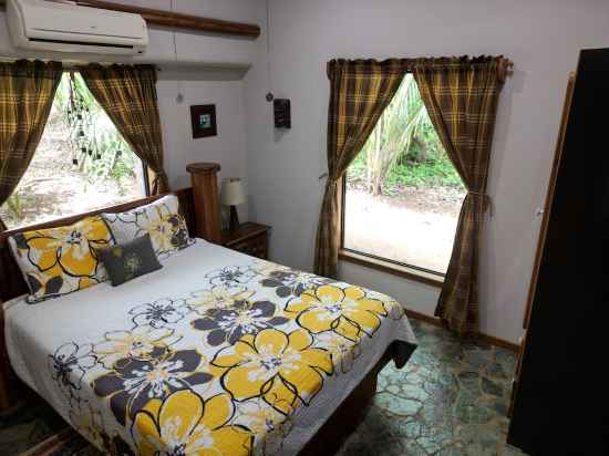 Calico Jack's Village Rooms