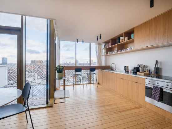 Duplex neuf au dernier étage avec vue imprenable dans le quartier branché de Sai Rooms