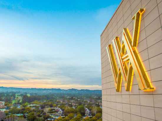 Waldorf Astoria Beverly Hills Hotel Exterior