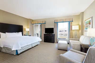 Hampton Inn & Suites St. Petersburg/Downtown Hotels near Vinoy Park