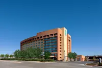 Embassy Suites by Hilton Albuquerque Отели рядом с достопримечательностью «Casas del Rio»