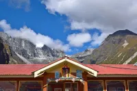 Machermo Lodge & Bakery Hotels near Ama Dablam