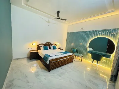 Sandhu Homestay Hotels near purana mandir