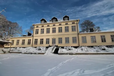 Riddersviks Herrgård Hotels near Kallhälls Hundrastgård